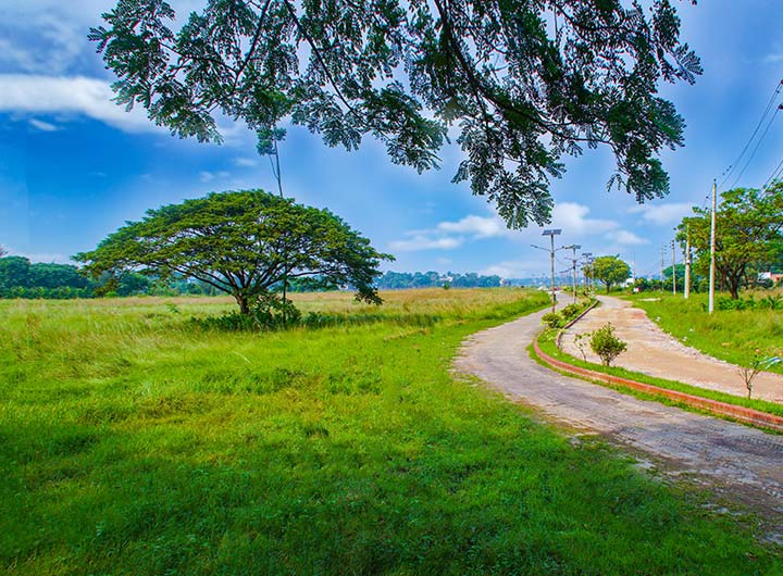 Secure living environments near Madani Avenue